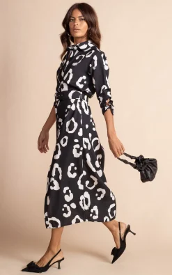 Alva Midi Shirt Dress In Oversized Mono Leopard