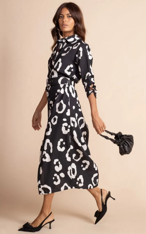 Alva Midi Shirt Dress In Oversized Mono Leopard