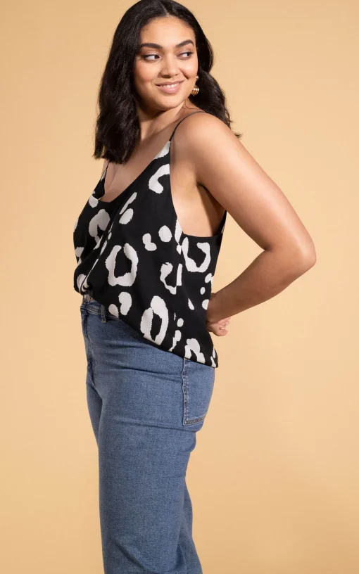 Birdie Cami Top In Oversized Mono Leopard