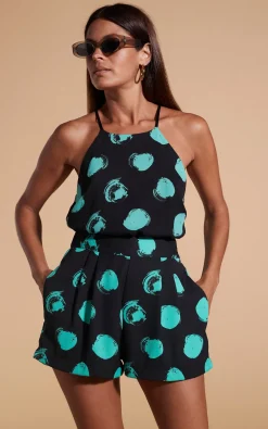 Chica Bella Shorts In Green On Black Dot