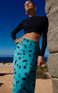Renzo Skirt In Abstract Dot Black On Teal